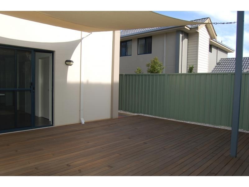 24/21 Bryanstan Pass, Madeley WA 6065