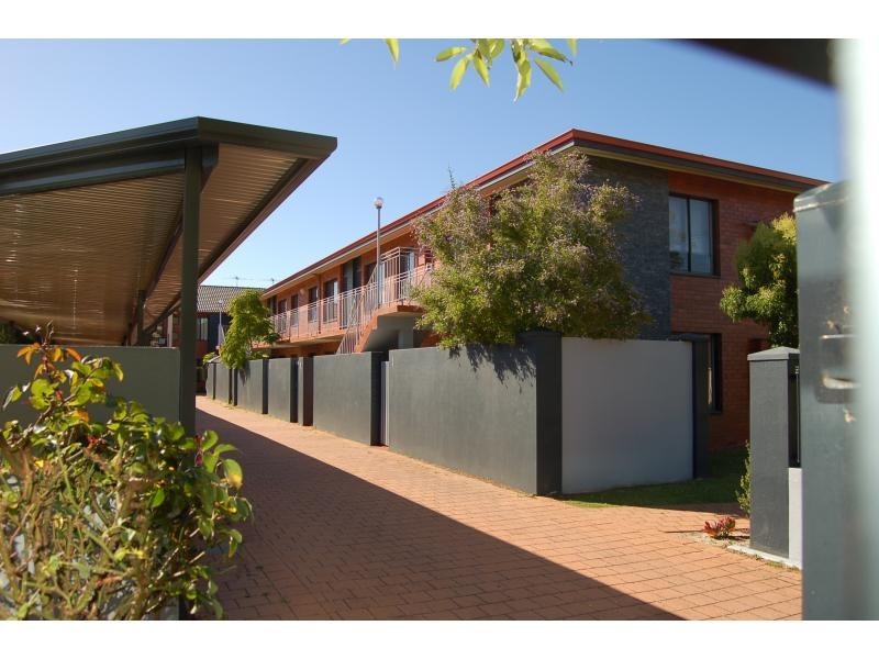 8/345 Stirling Street, Highgate WA 6003