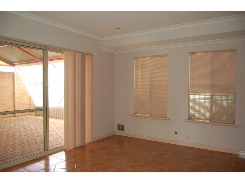 B/111 Hamilton Street, Stirling WA 6021