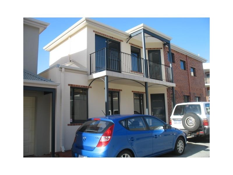 2/151 Parry Street, Perth WA 6000