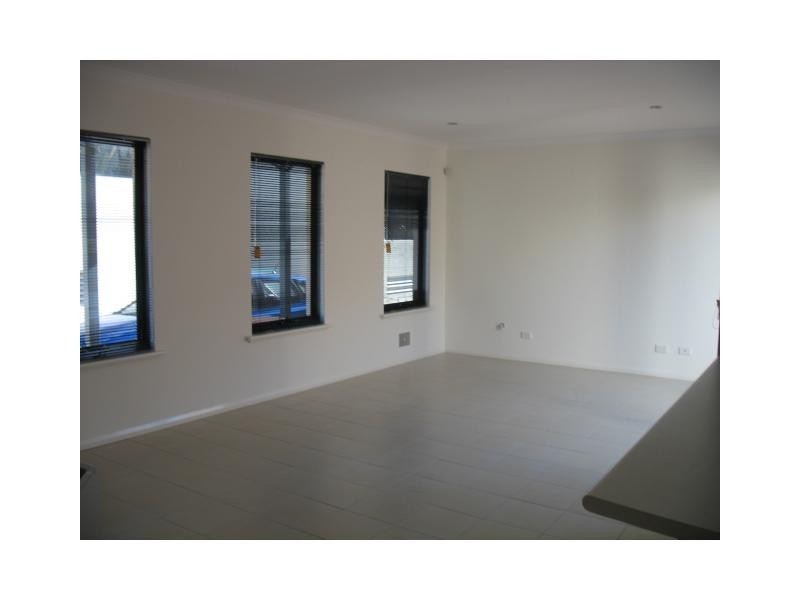 2/151 Parry Street, Perth WA 6000