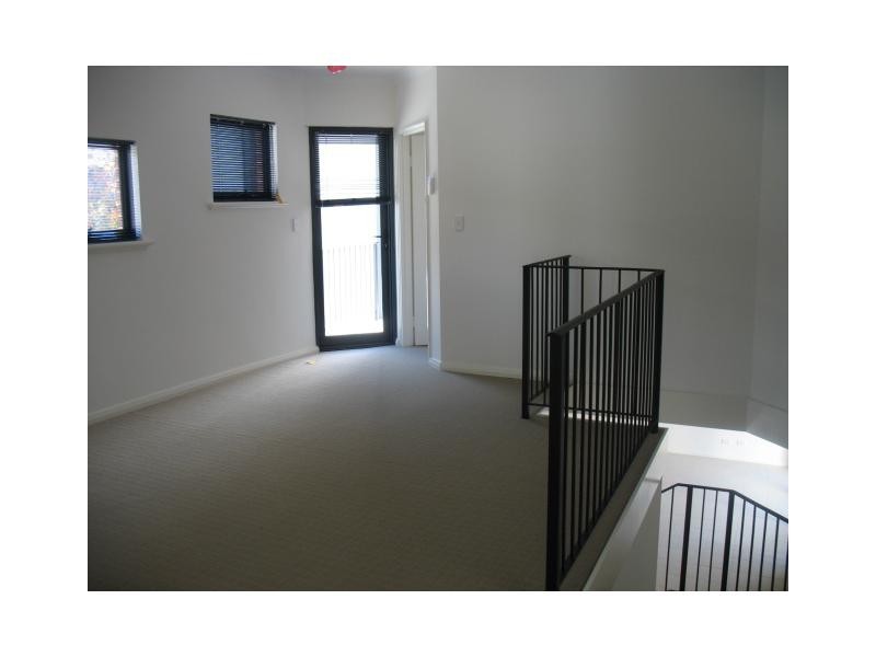 2/151 Parry Street, Perth WA 6000