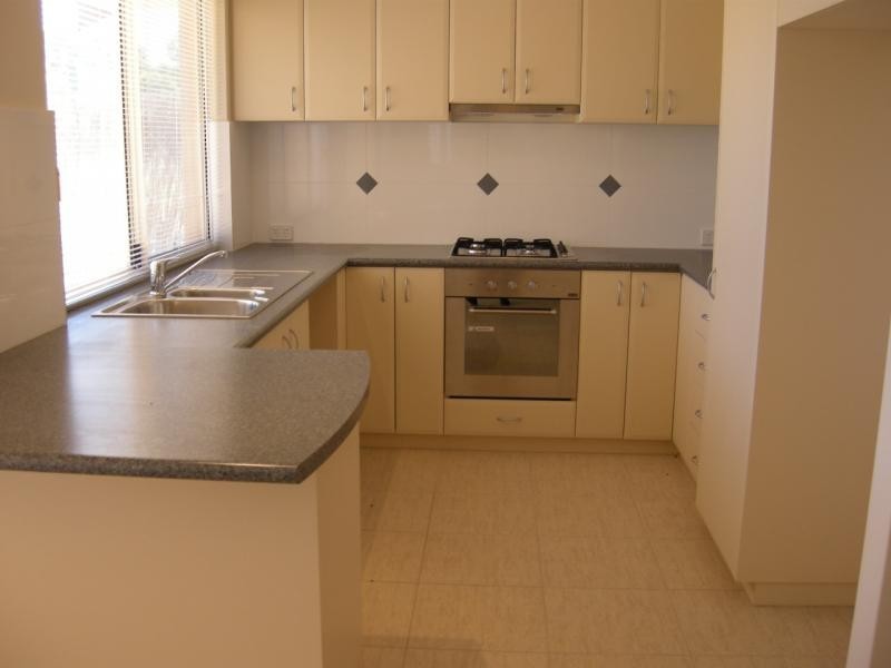4/11 Waterhall Road, South Guildford WA 6055