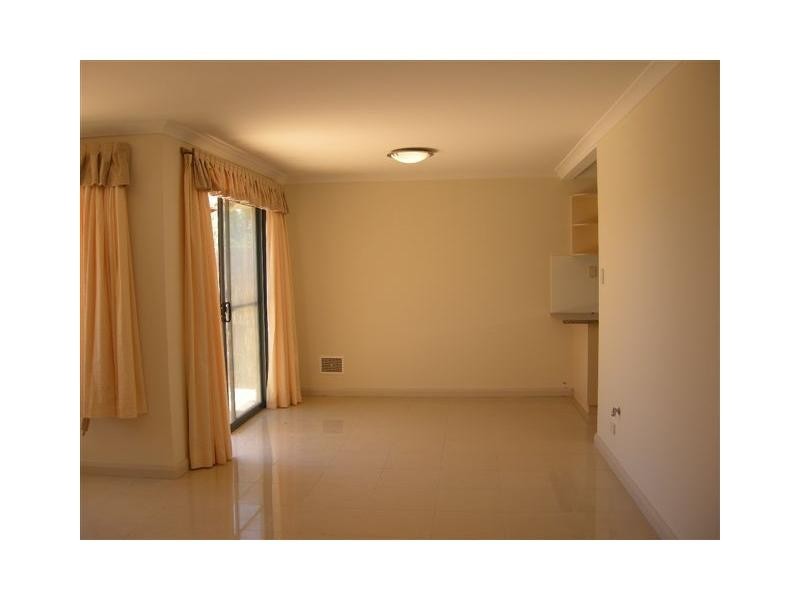 4/11 Waterhall Road, South Guildford WA 6055