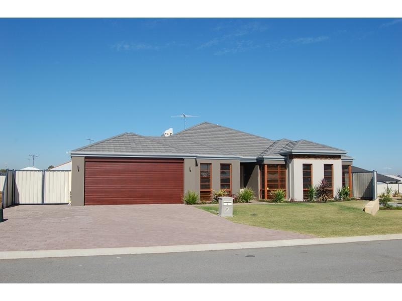 2 Emerald Pass, Meadow Springs WA 6210