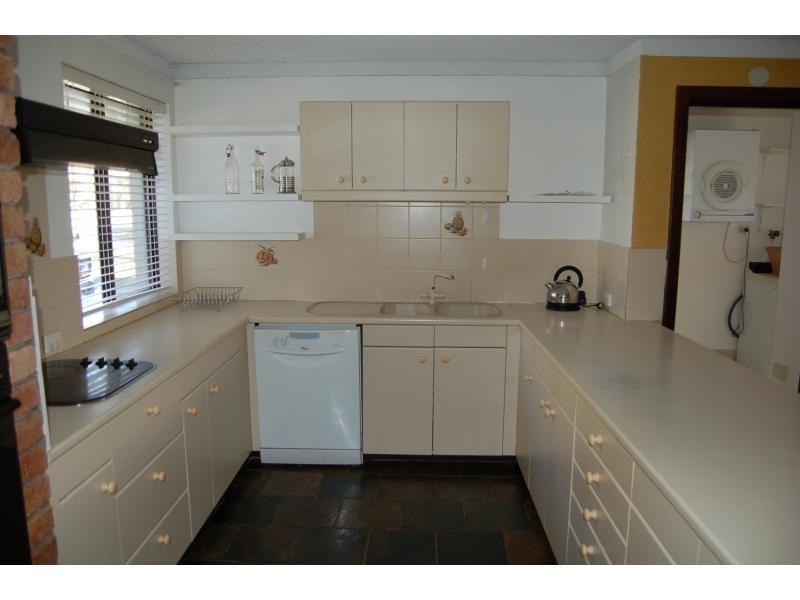 31 Hatfield Way, Booragoon WA 6154