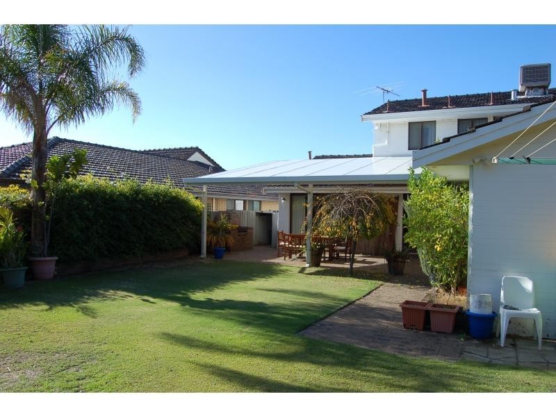 31 Hatfield Way, Booragoon WA 6154