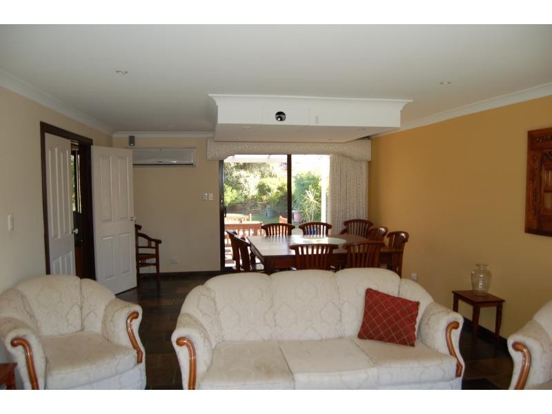 31 Hatfield Way, Booragoon WA 6154