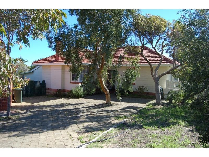 95 Watkins Street, White Gum Valley WA 6162