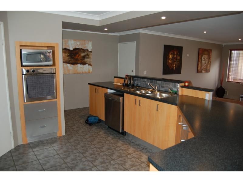 27 Staplehurts Crescent, Butler WA 6036