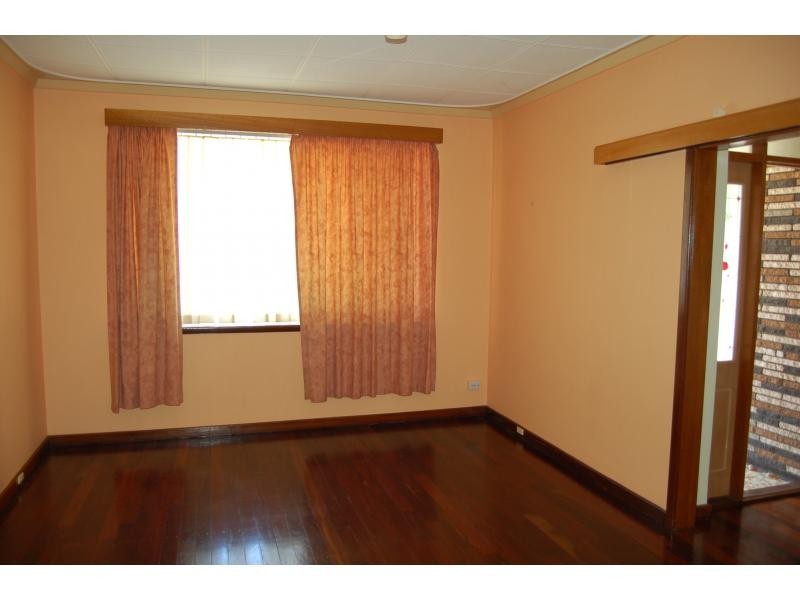 1/49 Wroxton Street, Midland WA 6056