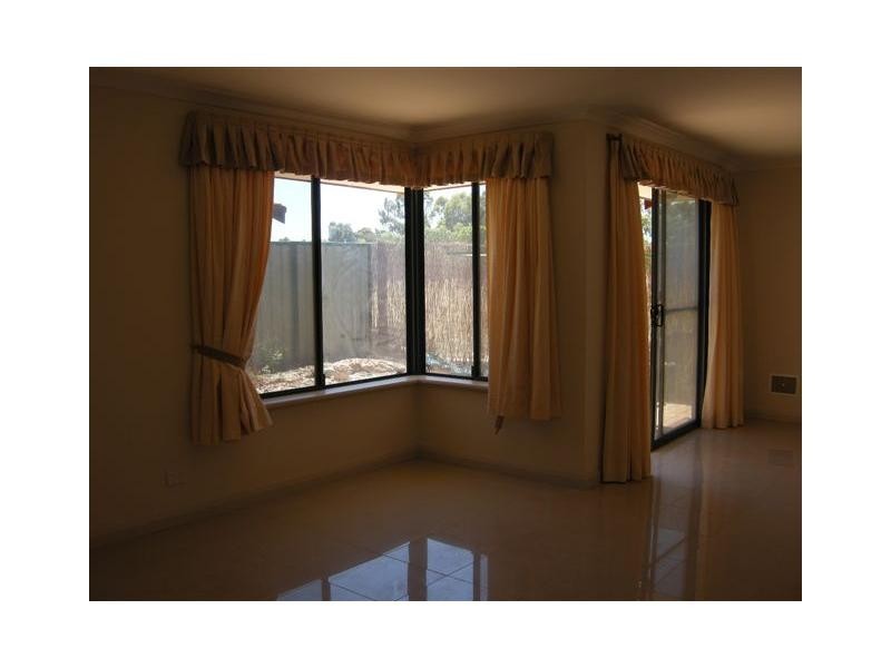 3/11 Waterhall Road, South Guildford WA 6055