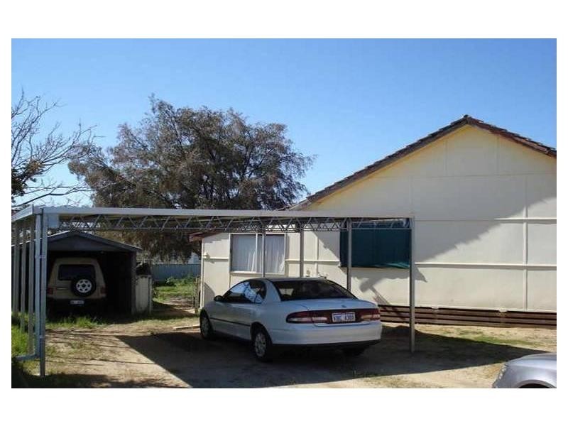 15 Morton Street, Merredin WA 6415