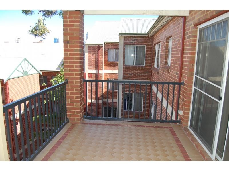 28/53 Bronte Street, East Perth WA 6004