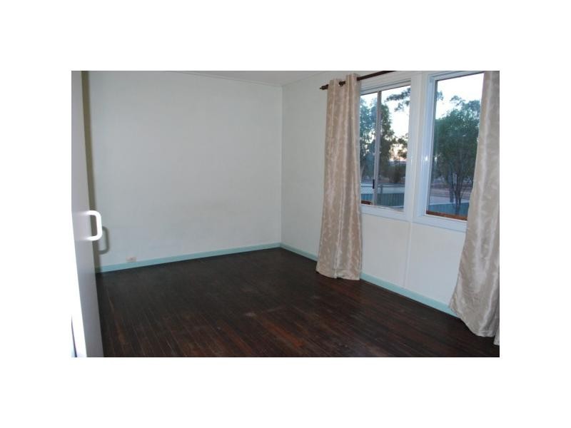 18 Boyd Street, Merredin WA 6415