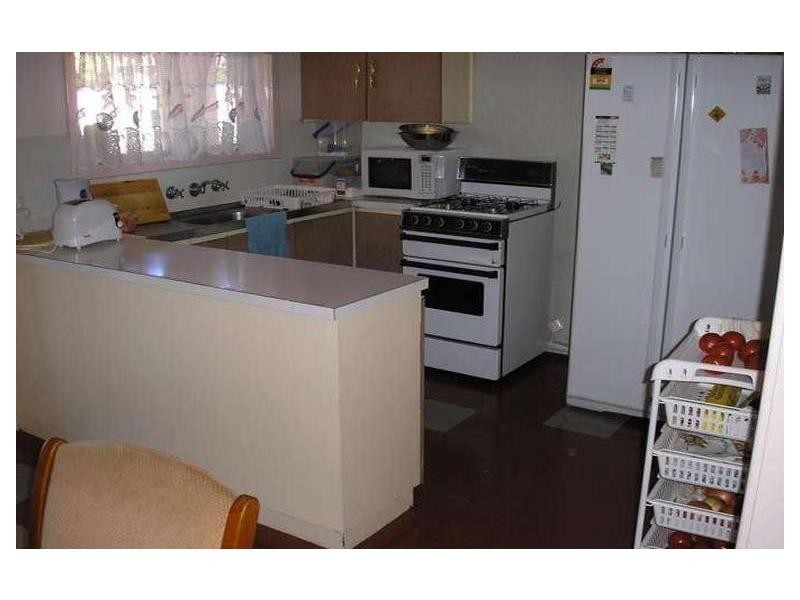 8 Yorrell Way, Merredin WA 6415