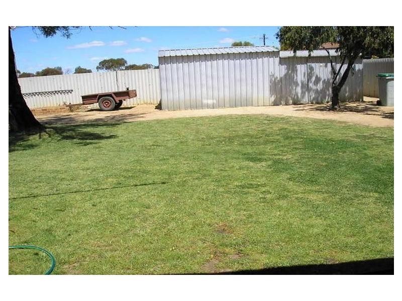 8 Yorrell Way, Merredin WA 6415