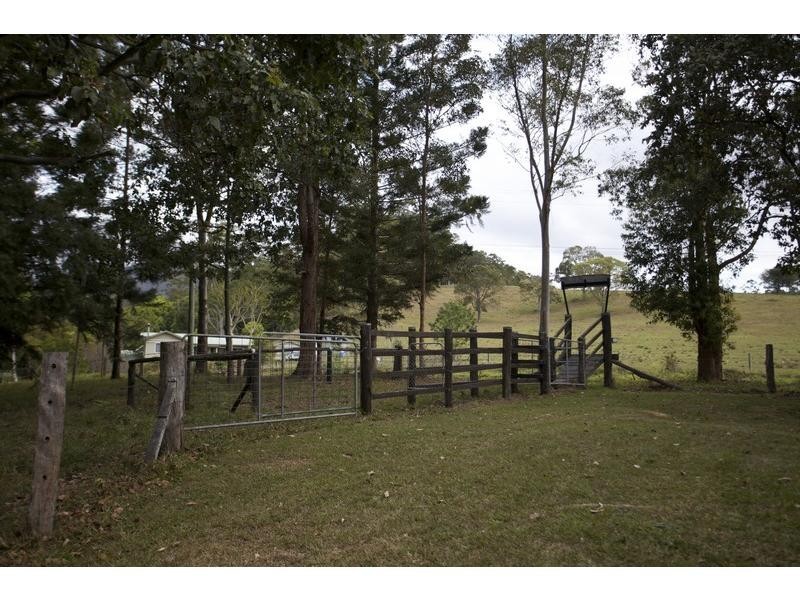 5 Ryans Road, Uki NSW 2484