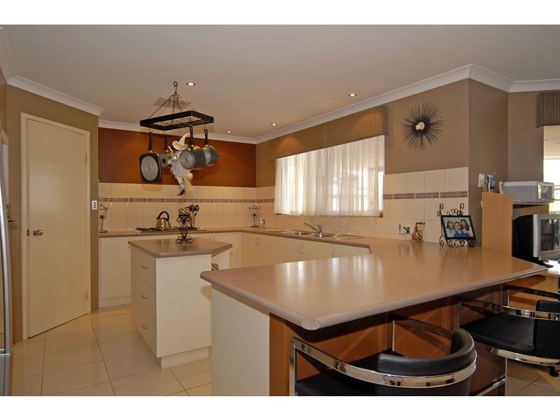 16 Ingham Street, Aveley WA 6069