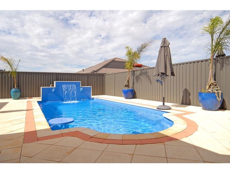 16 Ingham Street, Aveley WA 6069