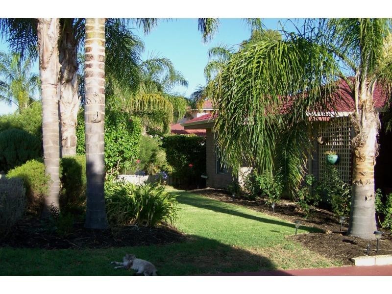 14 Abingdon Road, Swan View WA 6056