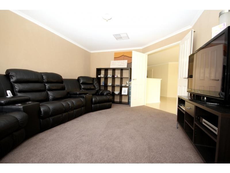 19 Nocturne Rise, Bullsbrook WA 6084