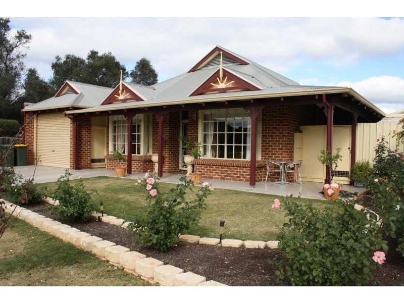 16 Houghton Close, Olive Grove Estate, South Guildford WA 6055