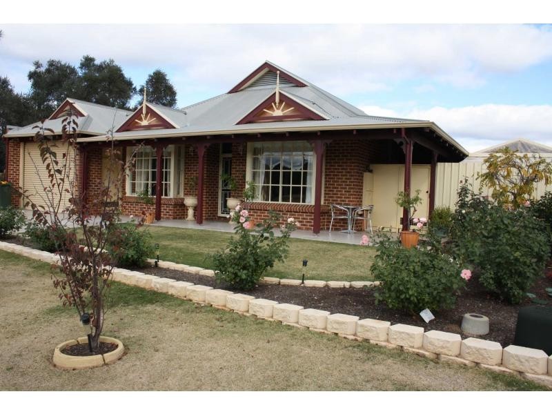 16 Houghton Close, Olive Grove Estate, South Guildford WA 6055