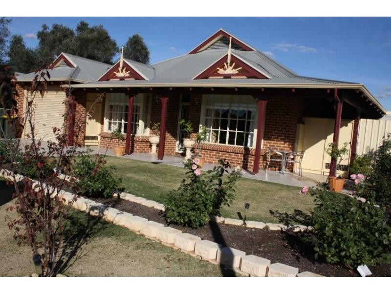 16 Houghton Close, Olive Grove Estate, South Guildford WA 6055