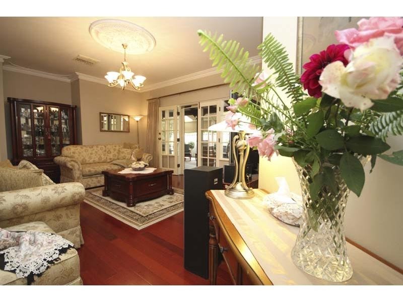 16 Houghton Close, Olive Grove Estate, South Guildford WA 6055