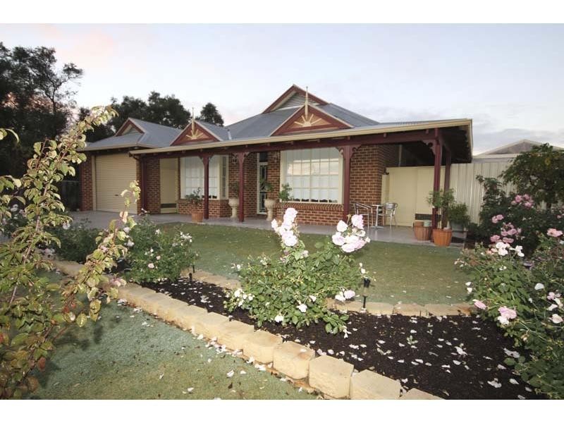 16 Houghton Close, Olive Grove Estate, South Guildford WA 6055