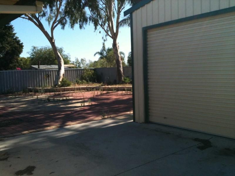 87 Blackadder Road, Swan View WA 6056