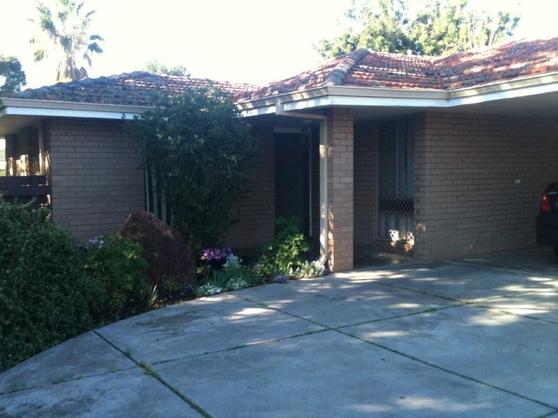 8a Ewart Street, Midvale WA 6056