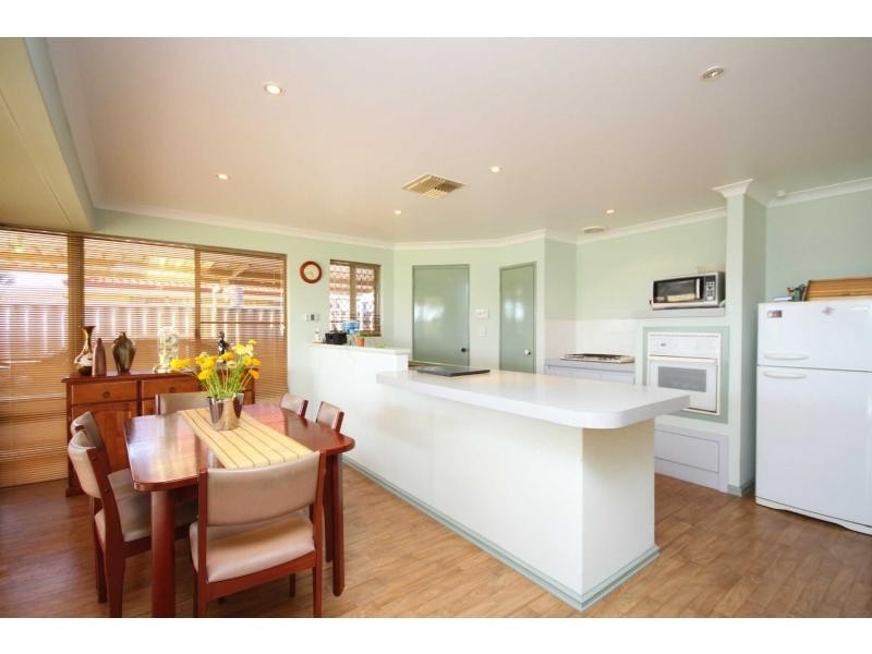 25 Madura Close, Ballajura WA 6066