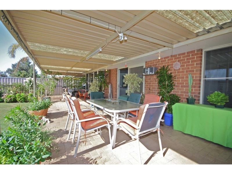 25 Madura Close, Ballajura WA 6066