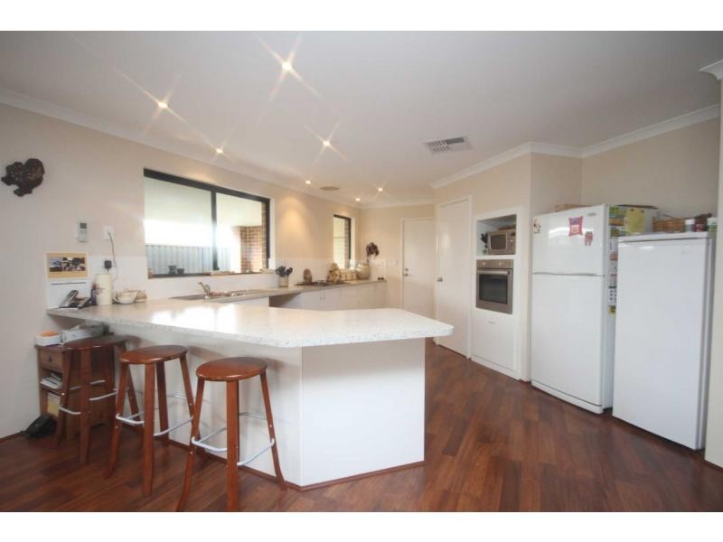 20 Nouveau Turn, Aveley WA 6069