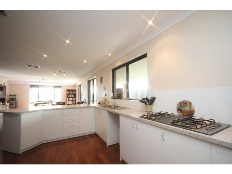 20 Nouveau Turn, Aveley WA 6069