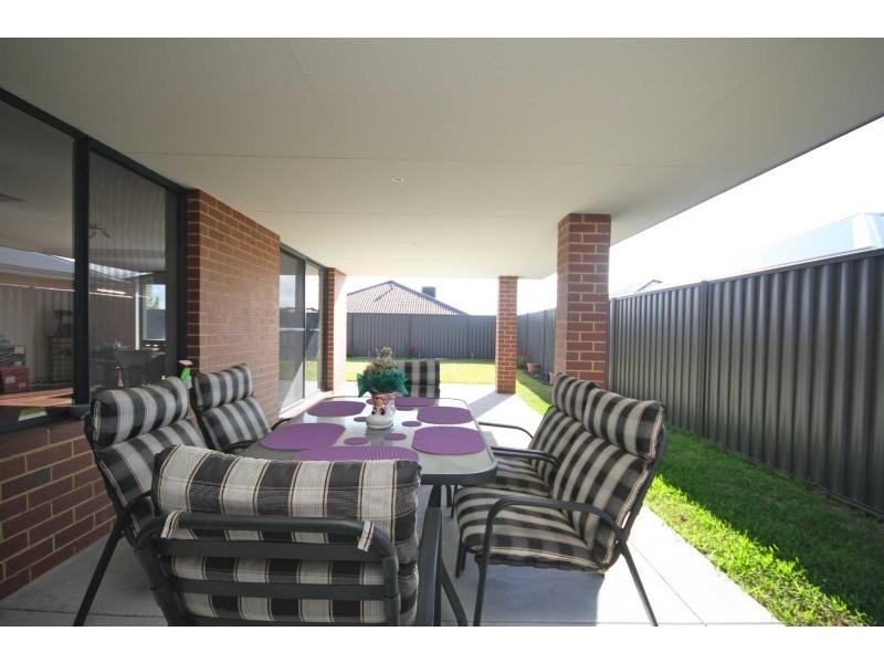 20 Nouveau Turn, Aveley WA 6069