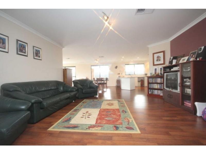 20 Nouveau Turn, Aveley WA 6069