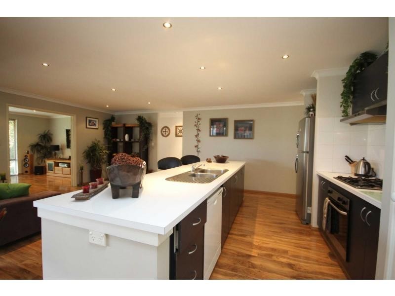 10 Forge Lane, Henley Brook WA 6055