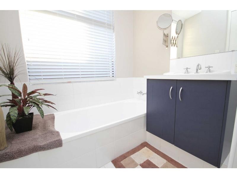 10 Forge Lane, Henley Brook WA 6055