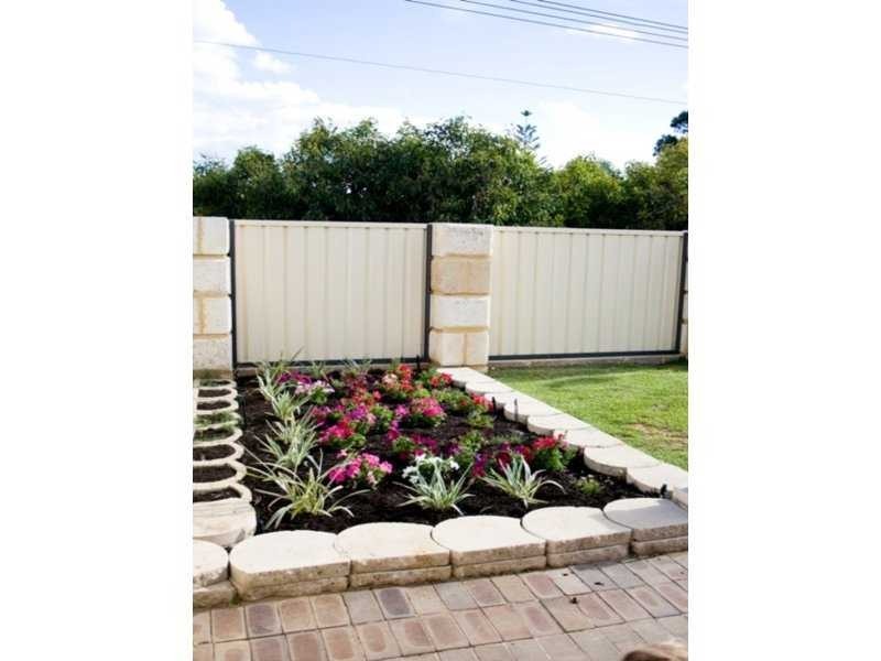 1 Carlton Place, Swan View WA 6056