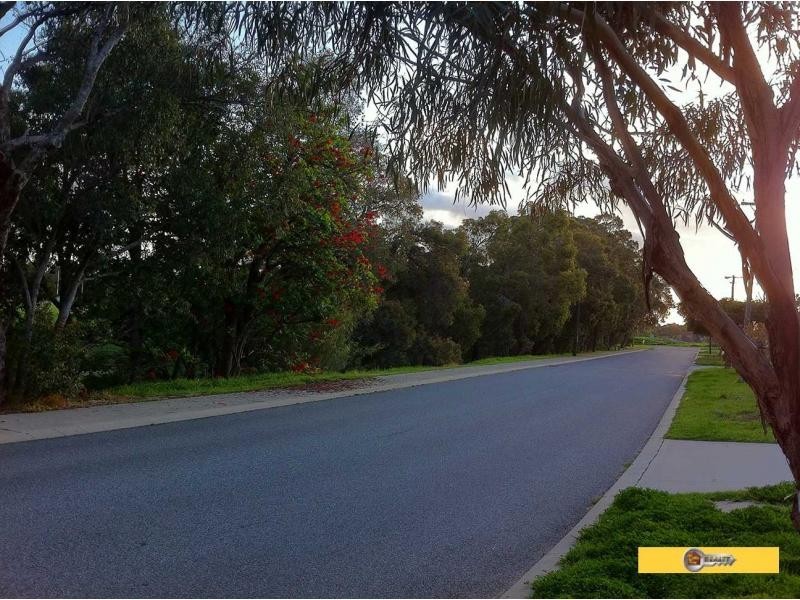 9 Wangalla Road, Koongamia WA 6056