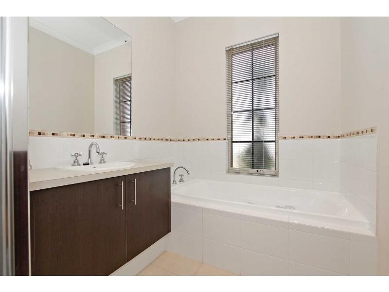 6 Tindale Crest, Aveley WA 6069