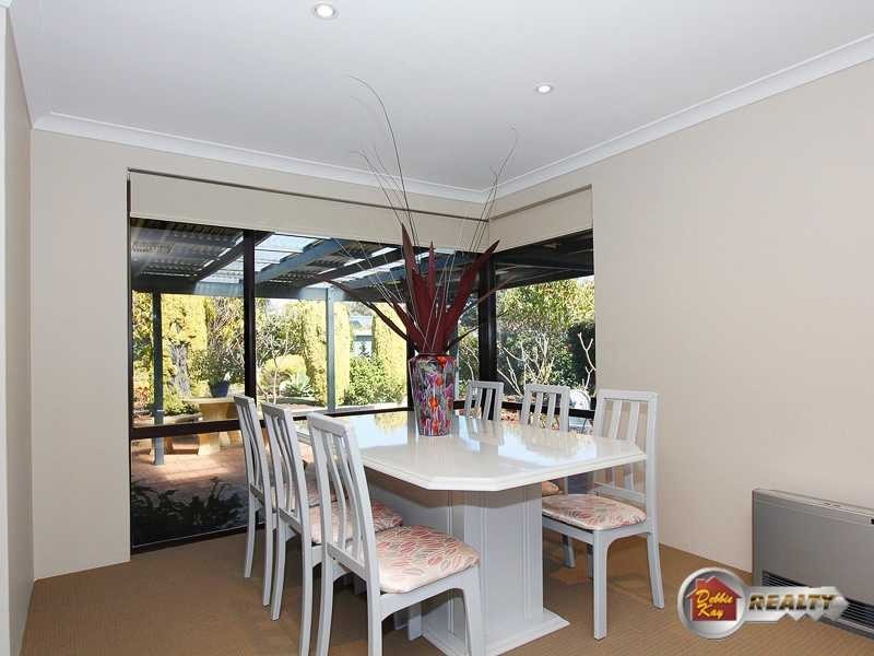 4 Gipsy Court, Beldon WA 6027