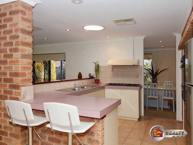 4 Gipsy Court, Beldon WA 6027