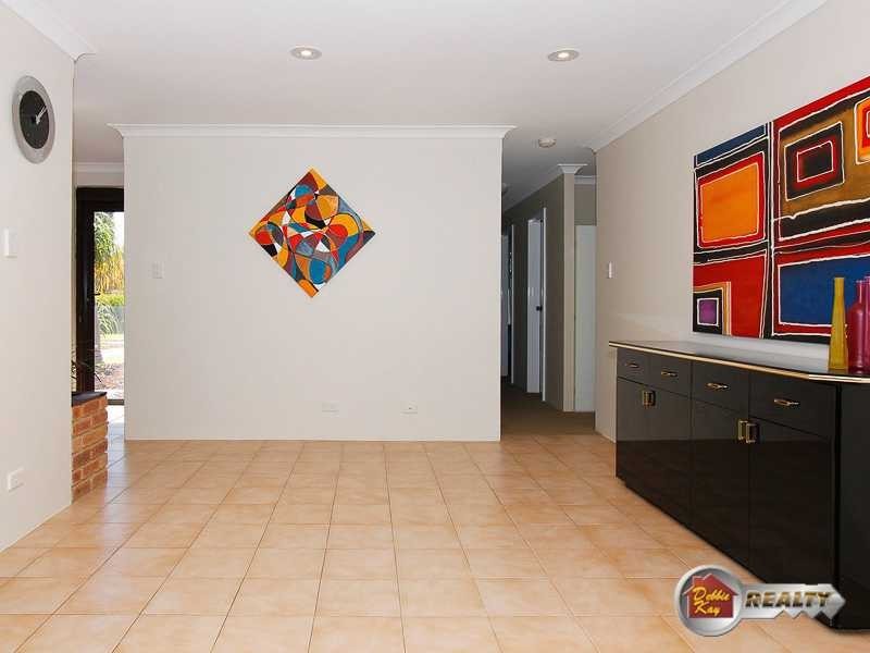 4 Gipsy Court, Beldon WA 6027