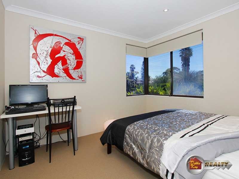 4 Gipsy Court, Beldon WA 6027