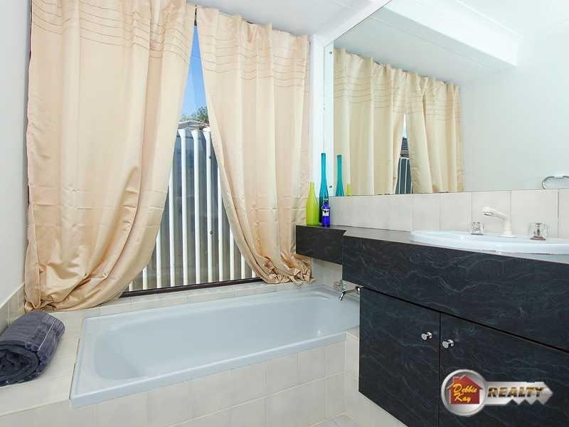 4 Gipsy Court, Beldon WA 6027