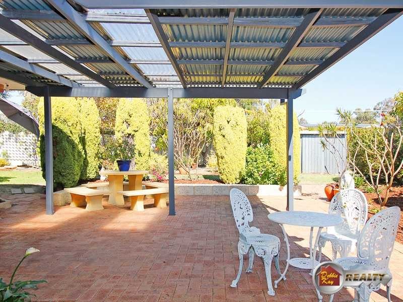 4 Gipsy Court, Beldon WA 6027